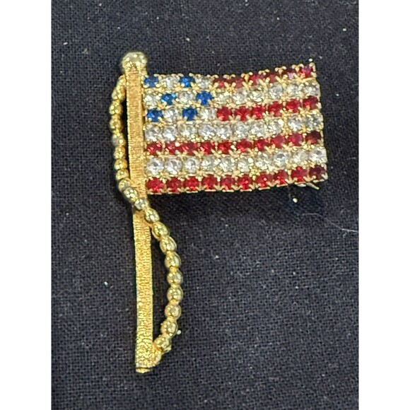 Lot of 3 Patriotic Brooches: Rhinestone Heart & American Flag Pins Jewelry USA - Picture 3 of 9